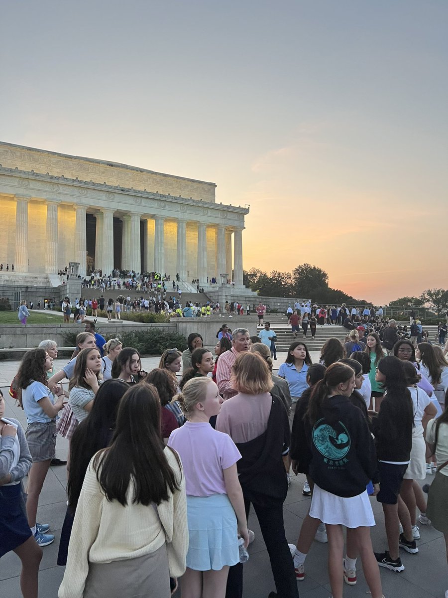 messssa's tweet photo. Night tour of Monuments! @shady_side https://t.co/F2ijviy3Am