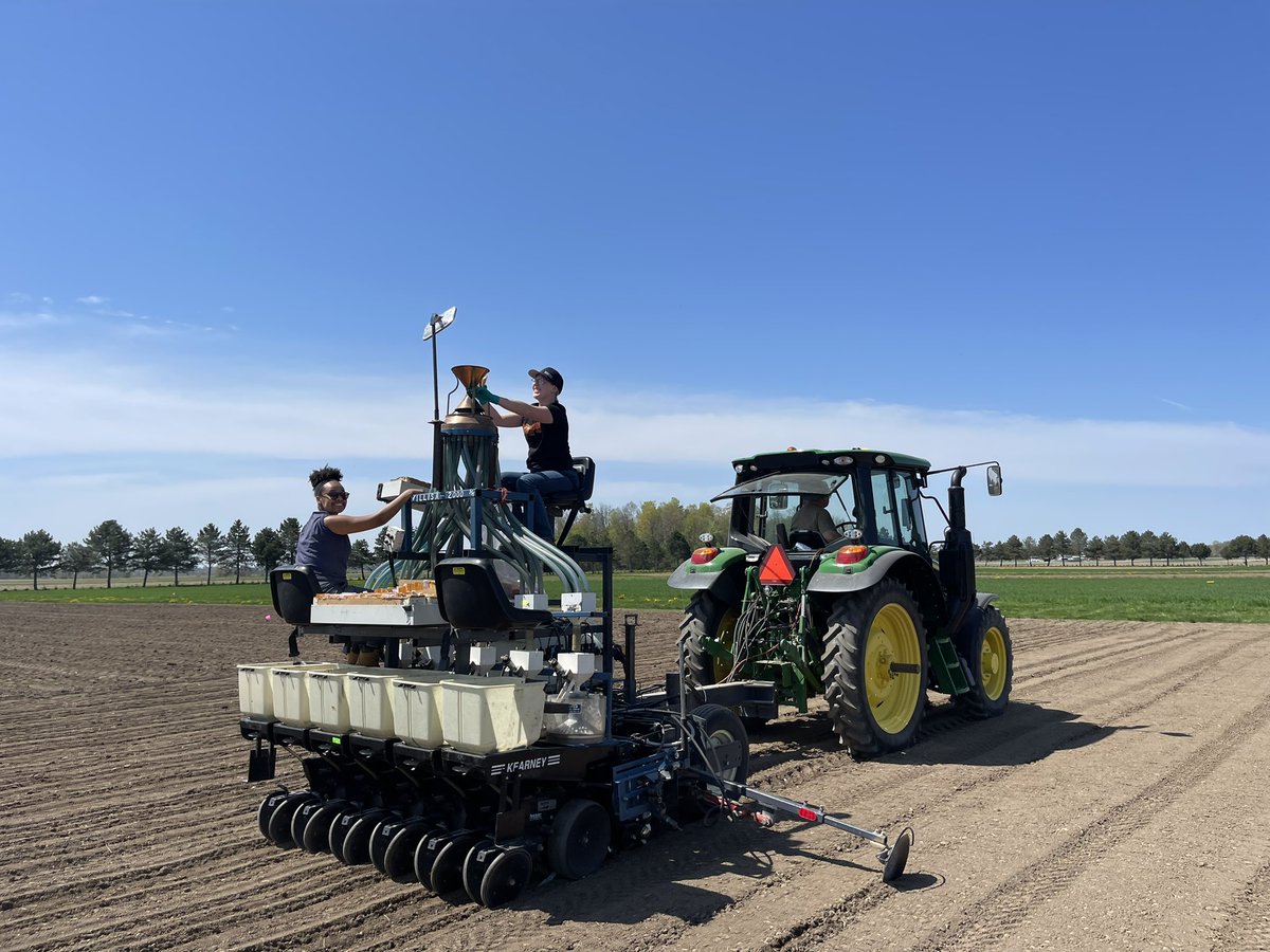 Planting 2800HU soy performance trial on May 11. That is a record for us. New students Jada and Kayleigh smiling on this sunny day
