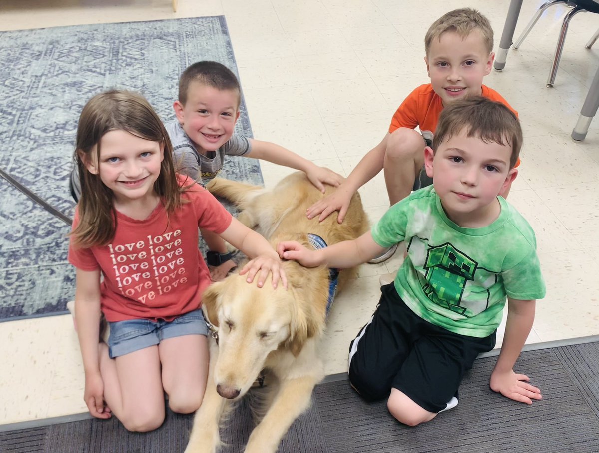 DesandreTaylor's tweet photo. Our last Jeremiah visit for the year! ♥️ #owbears #owstrong #sd113a https://t.co/CcQEz6hmAA