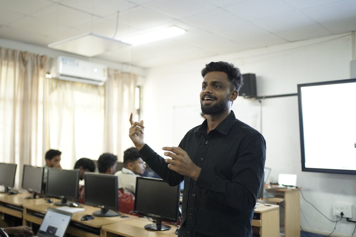 alimroshan tweet media