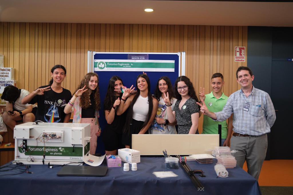 iesmva's tweet photo. Nuestro alumnado @iesmva del profundiza ha participado en el Ciclo Ateneopuntoedu: Innovación-Acción. Enhorabuena!!!
@EducaAnd @EducaAndInnova @EducacionMalaga @educacionmlg https://t.co/dUhsvbnY1P
