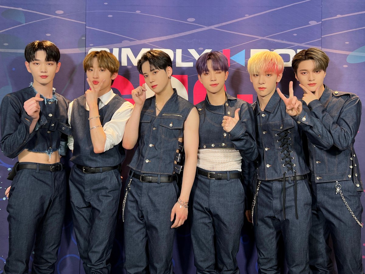 DRIPPIN's tweet photo. [📸] #DRP_PIC

◾2023. 05. 12
◽arirang TV Simply K-Pop

짱리핀과 함께 즐거웠던 심플리케이팝 💙
고마워요 드리밍 ฅʕ•̫͡•ʔฅ

#DRIPPIN #드리핀
#SEVEN_SINS https://t.co/twIGSFAP4f