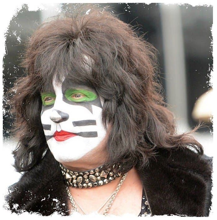 Happy birthday Eric Singer! 