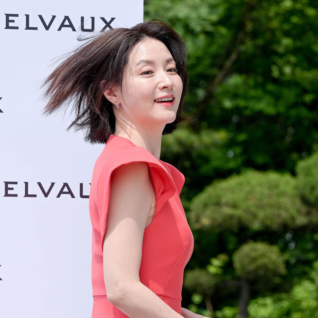 #LEEYOUNGAE, the oxygen lady