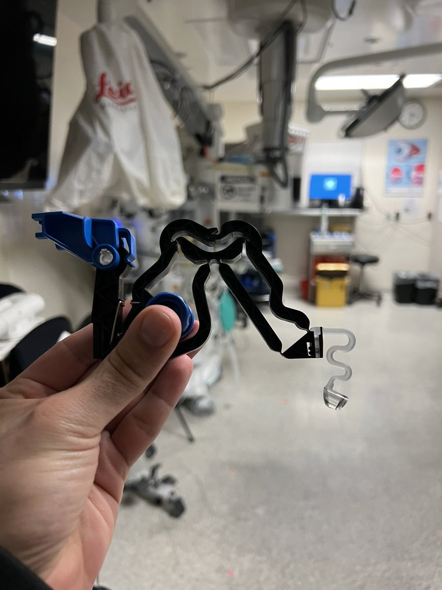SultanSAldrees's tweet photo. Had the privilege to try  GONIO ready®️ from @oculussurgical in the OR with @ikekahmed. A Hand- free gonioscopy device that allows you to use both hands during angle surgery which provides better control and more consistent and safe way in performing MIGS https://t.co/1I1lmFCDSw