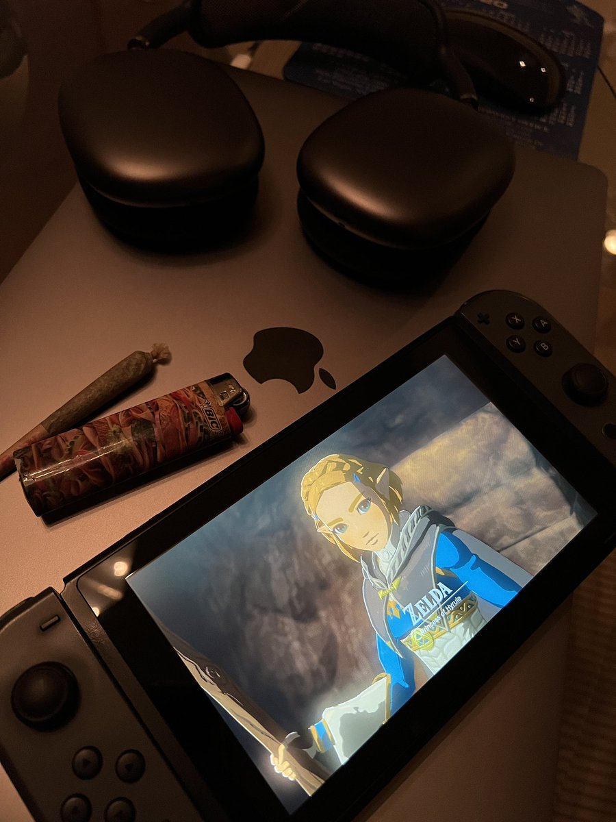 𝐓𝐀𝐋𝐎𝐍𝐒 tweet media