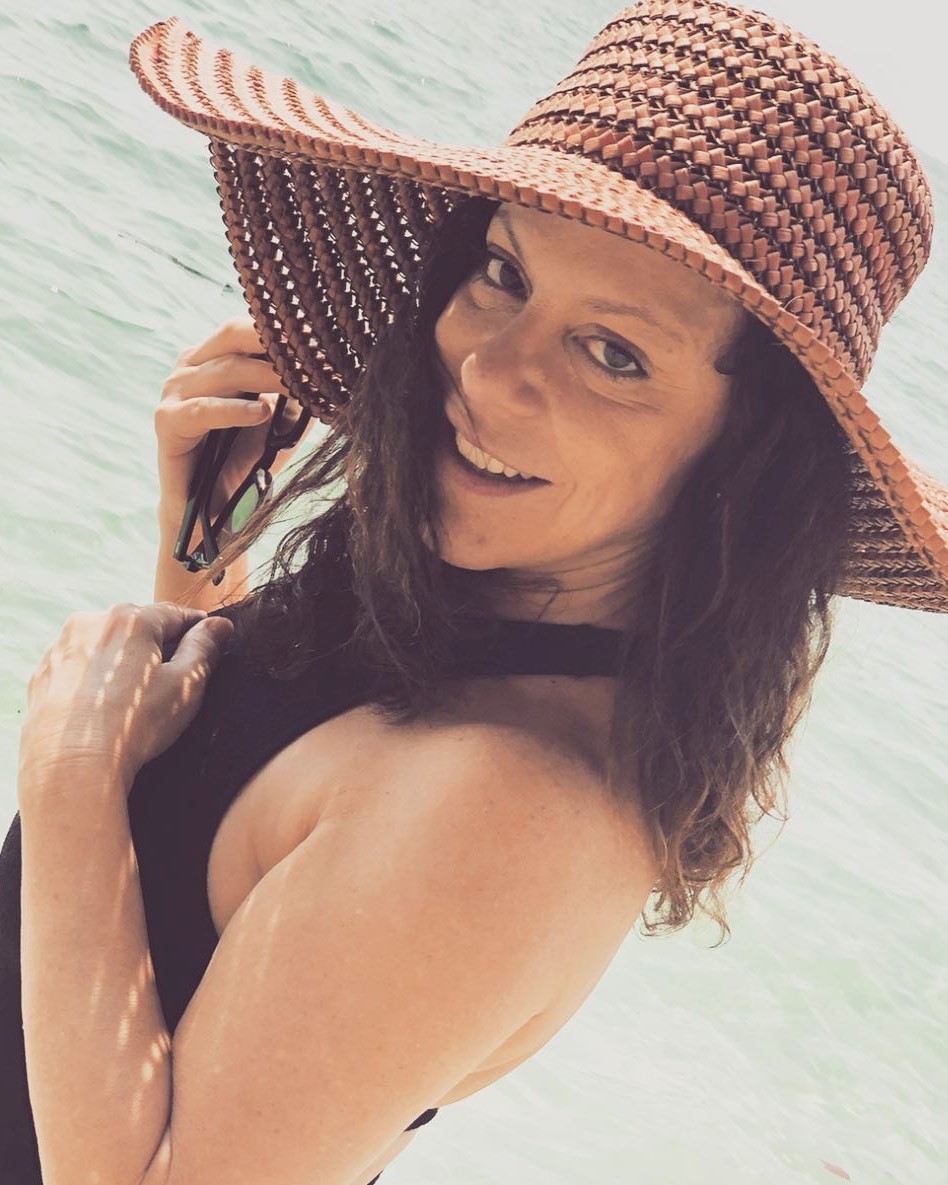 Happy Birthday to American-born Brazilian, Bebel Gilberto (May 12, 1966). 