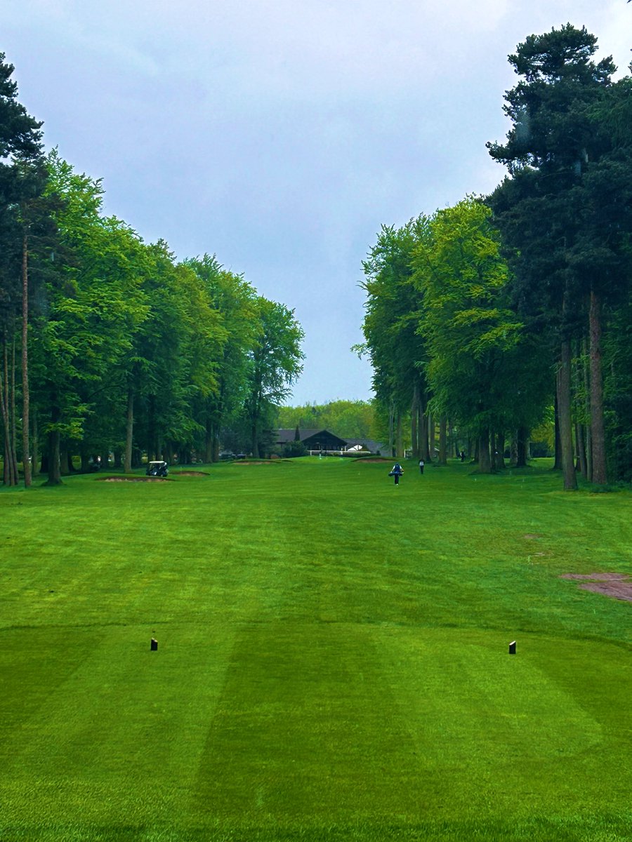 steeleley26's tweet photo. Great first day of golf for @VintageGroupUK @GoPrivilege golf event. https://t.co/XWMW1B2kF0
