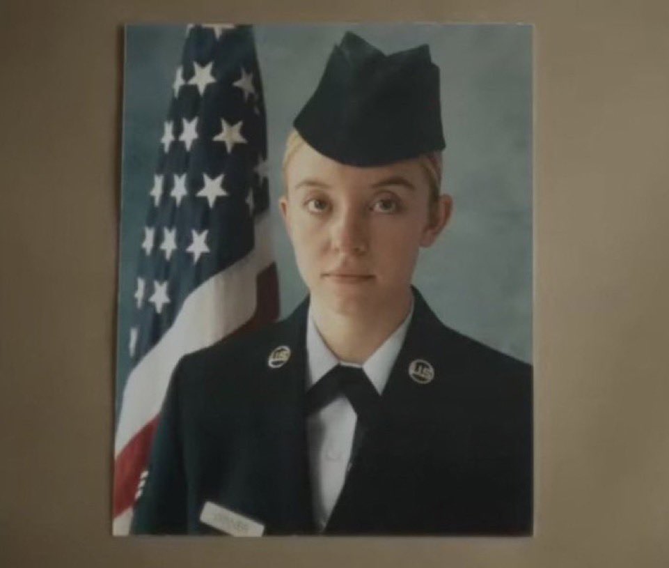 chismosavirus's tweet photo. me before i was honorably discharged from the idgaf wars https://t.co/BiCiKcW9b9