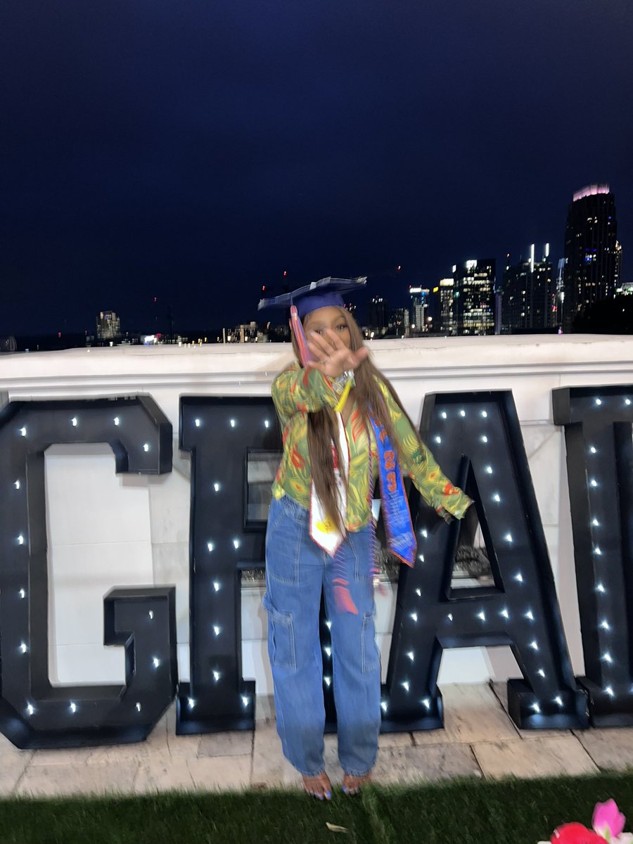 lilcbasedgawd's tweet photo. I graduated nursing schooool… talk to me nice 😚🩺 https://t.co/dd9iG4G66y