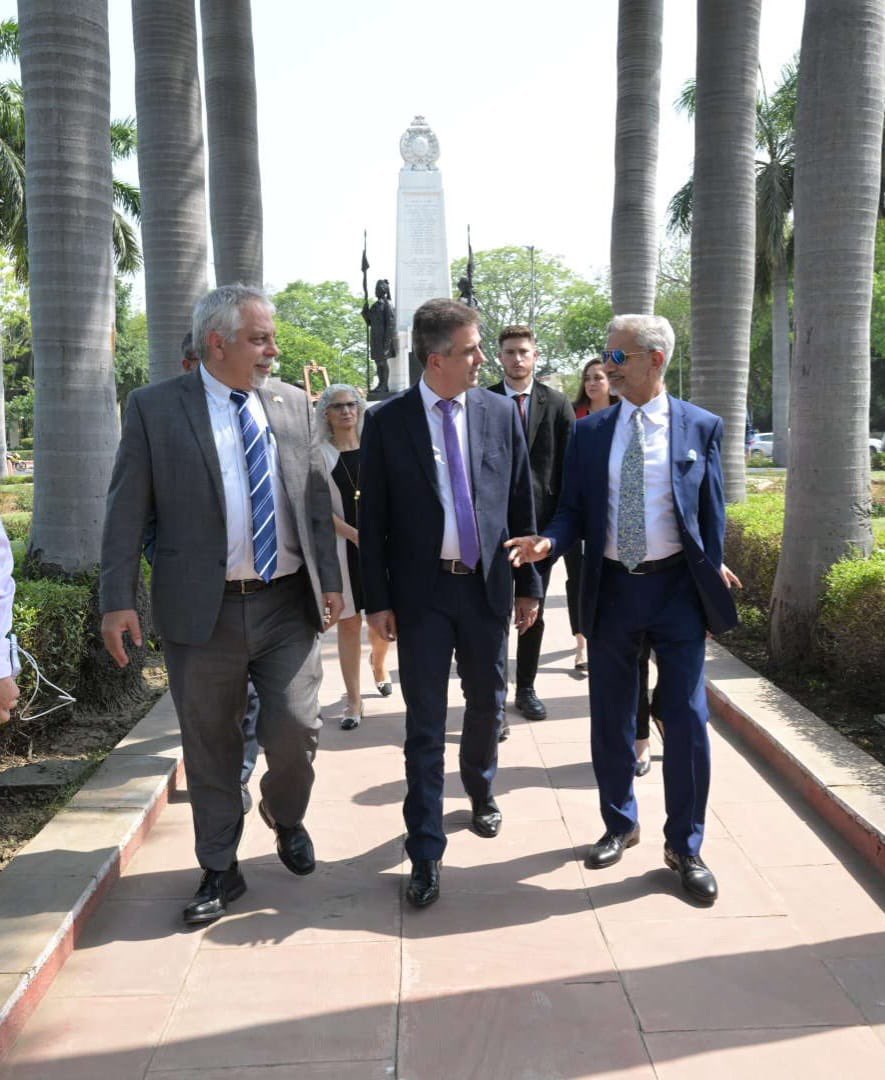 dailypostpunjab's tweet image. ਇਜ਼ਰਾਈਲ ਦੇ ਵਿਦੇਸ਼ ਮੰਤਰਾਲੇ ਦੇ ਬੁਲਾਰੇ Lior Haiat ਨੇ ਭਾਰਤ ਦੌਰੇ ਦੀਆਂ ਸਾਂਝੀਆਂ ਕੀਤੀਆਂ ਤਸਵੀਰਾਂ

#Israel #ForeignMinistry #Spokesperson #LiorHaiat #Visit #India #SharePictures #Dailypostpunjabi #Dailypost