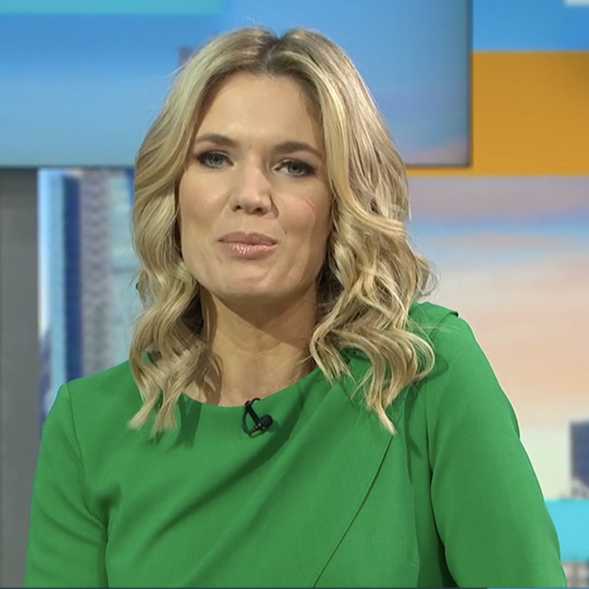 Absolute queens on Twitter "Stunning Charlotte Hawkins 😍"