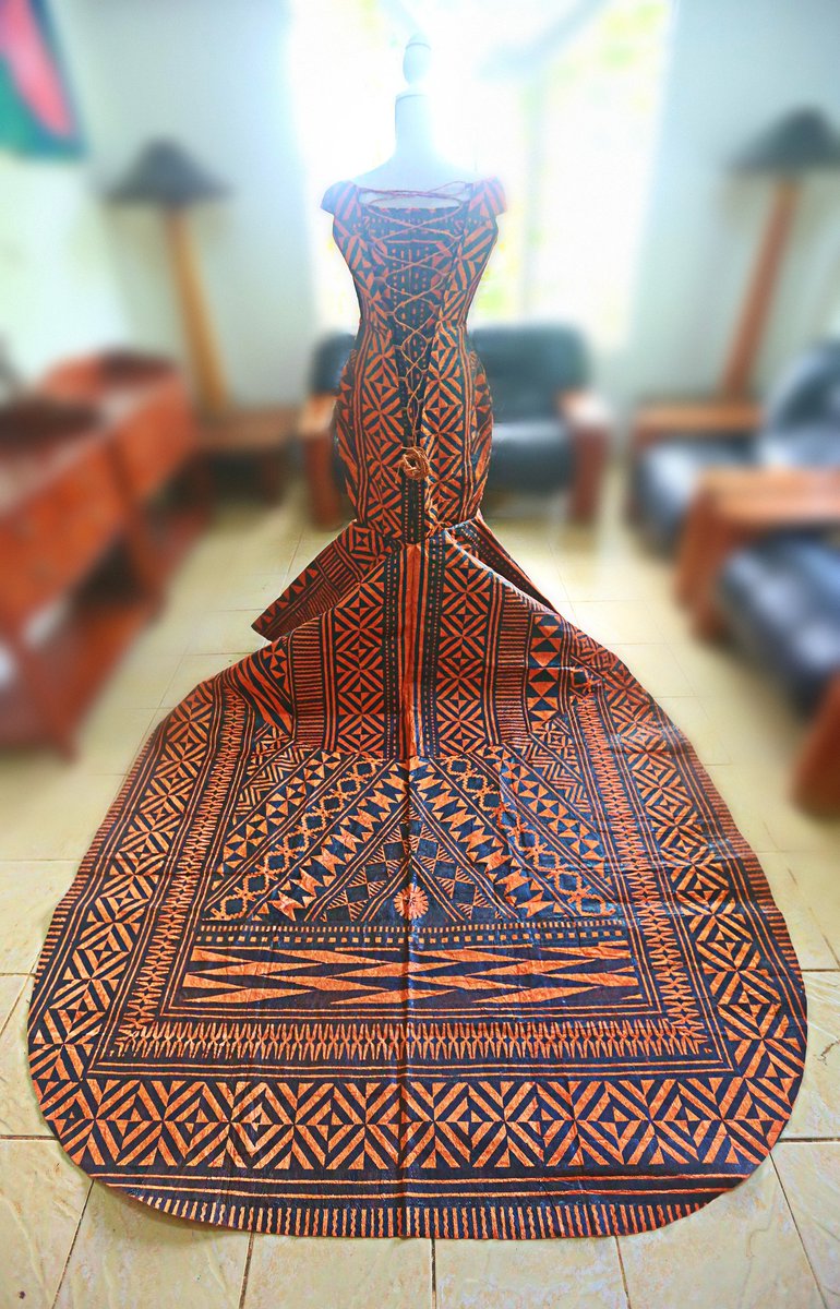 Tabuadrau Designs does it again with this stunning commissioned bridal piece for Mr Mikaele & Mrs Kinisimere Masiwini #Fijifashion #MadeInFiji #Fijidesigner #FijiBride #PacificFashion #MadeInFiji #Tapa #masi #MasiCouture #TapaCouture