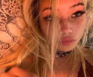 can i bite your tongue like my bad habit?