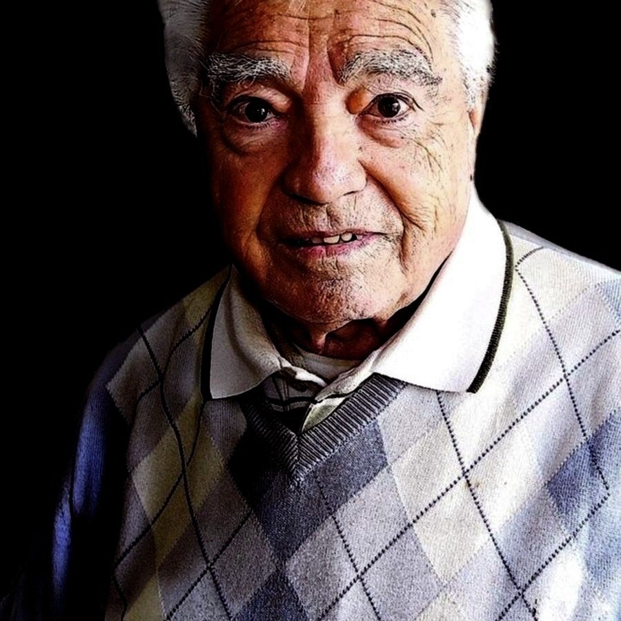 Argentinidad_AS's tweet photo. Lamentamos mucho el fallecimiento del actor GUIDO GORGATTI a los 103 años. Condecorado en 1999 con el Premio Podestá a la trayectoria Honorable y Martín Fierro a la trayectoria otorgado por APTRA en 2006 #latuerca #lossimuladores #resistire #sonamores #comopancaliente #uncortado https://t.co/ODJNmE1vzS
