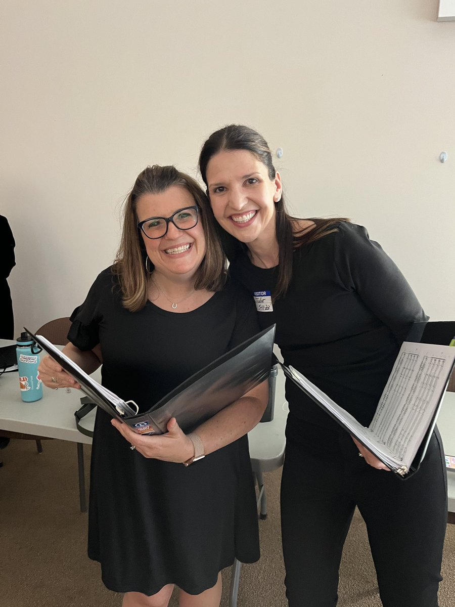 Student Learning Coaches by day, choir members by night. Thanks for encouraging me to to do this <a href="/julienelsonedu/">Julie Nelson</a> ! It was a blast!! #d25itspersonal