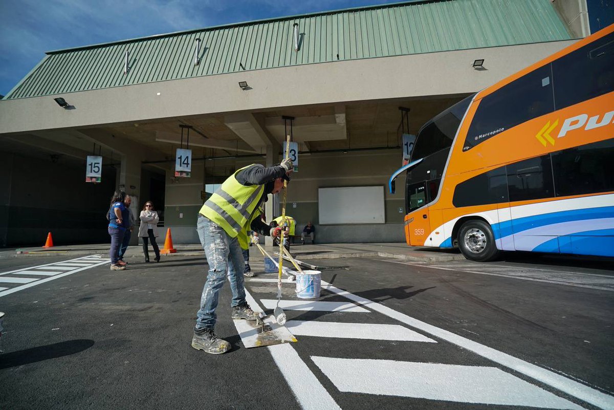 vinadelmar's tweet photo. 🔹Tras cuatro meses de administración municipal, y gracias al plan de mejoramiento puesto en marcha para optimizar sus servicios y la seguridad para usuarios, el Terminal de Buses de #ViñadelMar suma importantes mejoras tanto en su infraestructura como funcionamiento. https://t.co/HJM4P5drb1
