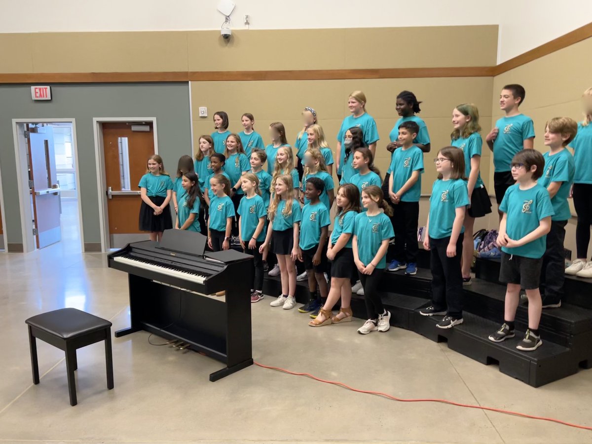 Our @Mariners27312 Chorus provided the entertainment for this evening's Chatham County Schools Educator Awards and Recognition Reception. What an honor to be invited to perform for this event!
<a href="/ChathamCoSch/">Chatham County Schools</a>