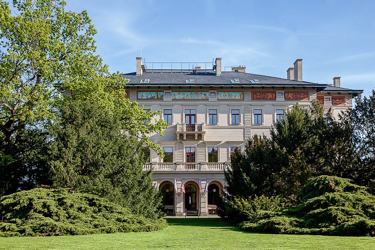 OHWorldwide's tweet photo. #OpenHousePraha starts today! Check out @OpenHousePraha or https://t.co/2mJE283Pvh to learn more. https://t.co/NXo8xZ2ADP