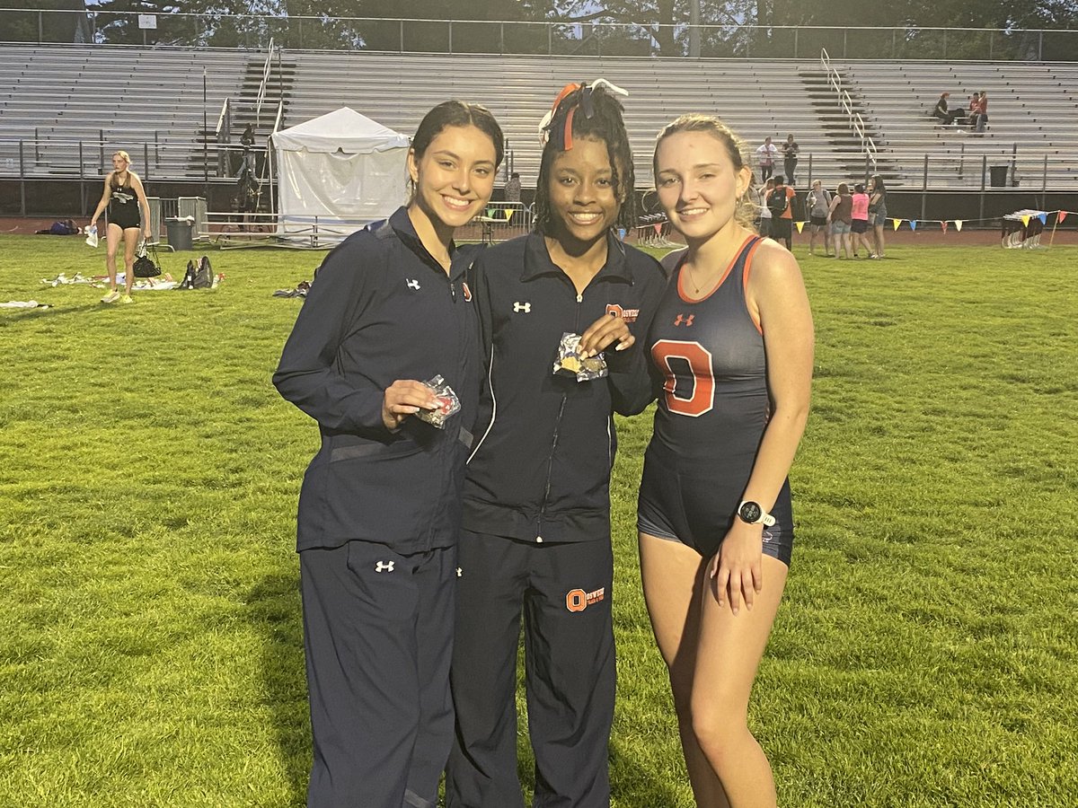 Here are your Oswego Panthers State Qualifiers!
Lauren Broome 100H, 300H
Chaleica Booker 200, 400
Audra Soderlind 1600, 3200
