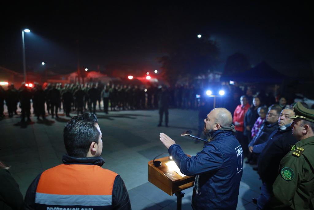 EduardoVergaraB's tweet photo. Iniciando operativo preventivo #nocturno en #Coronel, al sur del #Biobio. Esto es lo que pasa cuando el Estado se coordina para trabajar en #Seguridad. Avanzamos con #CalleSinViolencia y #EstadoPresente con @Carabdechile @Senda_gob @Fisca_MTT @CoronelMuni https://t.co/pEHYufDNtp
