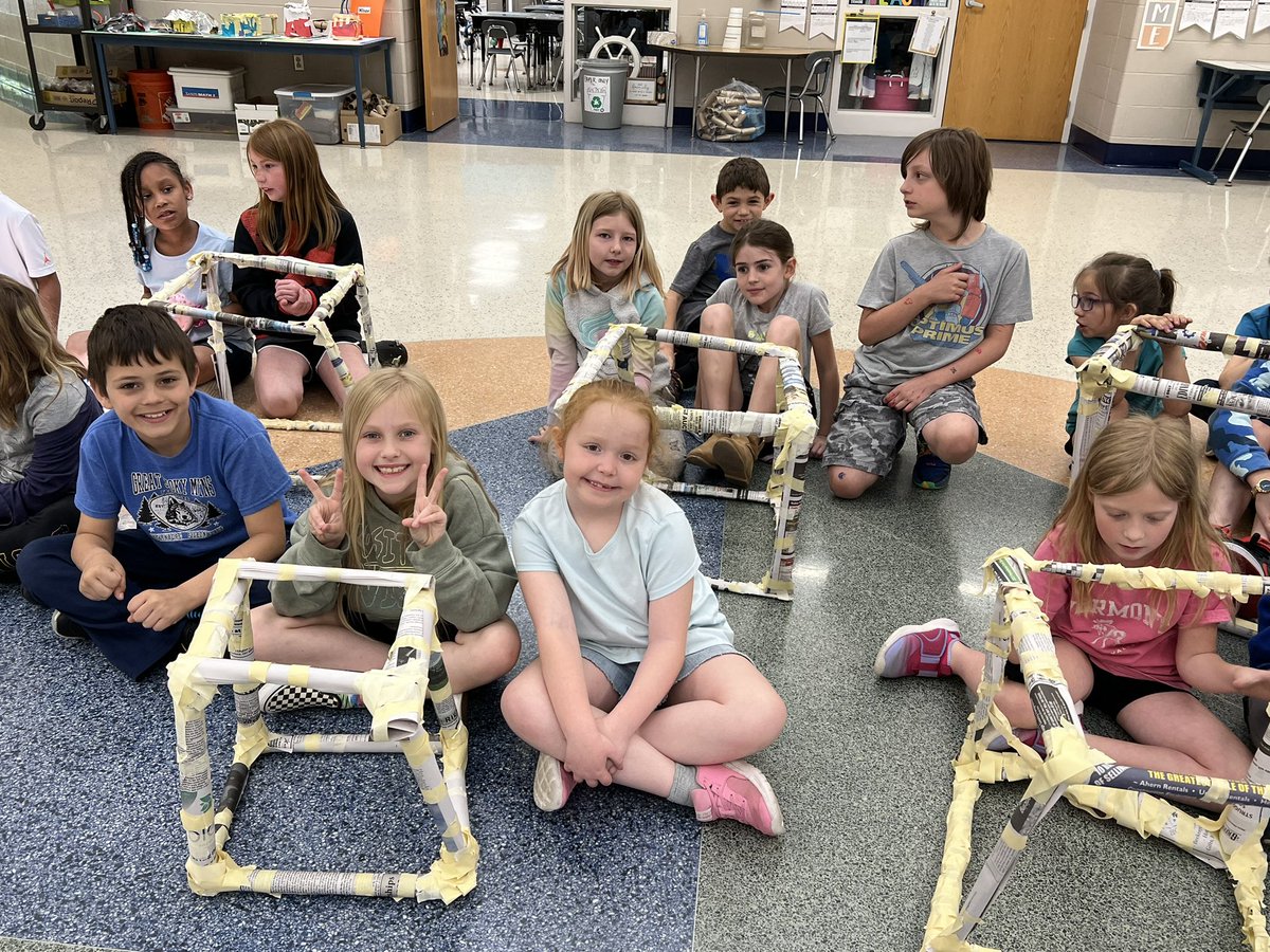 KiserClass's tweet photo. #GeometricSolids never looked so good! When given the challenge to build a cube, learners dove right in using key vocabulary words as they worked. #Vertices #Edges #Faces #WeAreMidview #LearnByDoing #STEM https://t.co/geMgzGFwCD