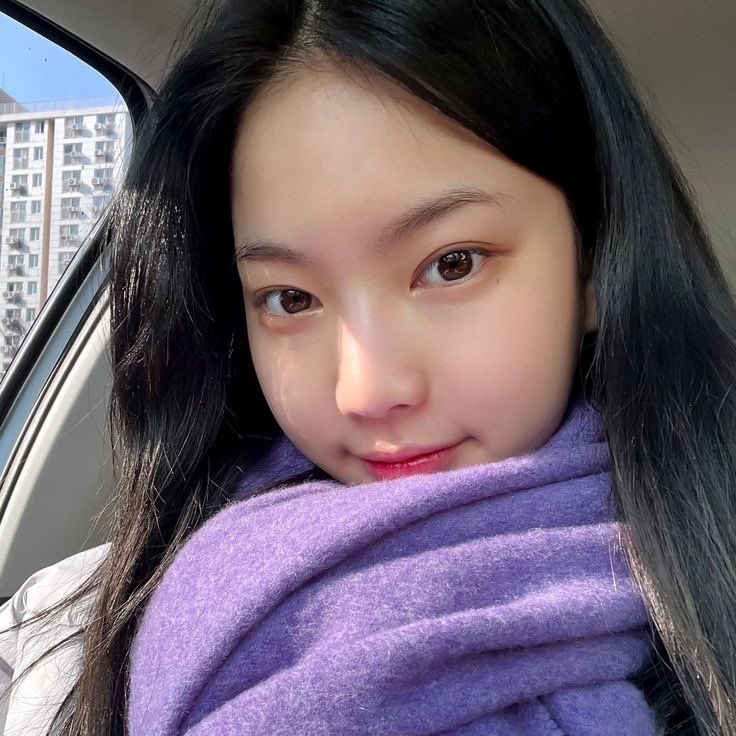 skittycatchae's tweet photo. bare faced selfie with isa 💕#swithselcaday https://t.co/drWZDO8ed2