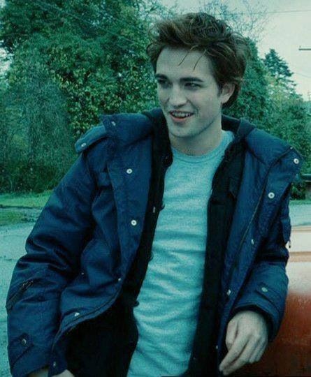 twilight_stann's tweet photo. Vou esclarecer uma coisinha aqui: apenas uma pessoa nasceu para interpretar Edward Cullen, e esse alguém é o Robert pattinson ! https://t.co/1aLeE9eVWV
