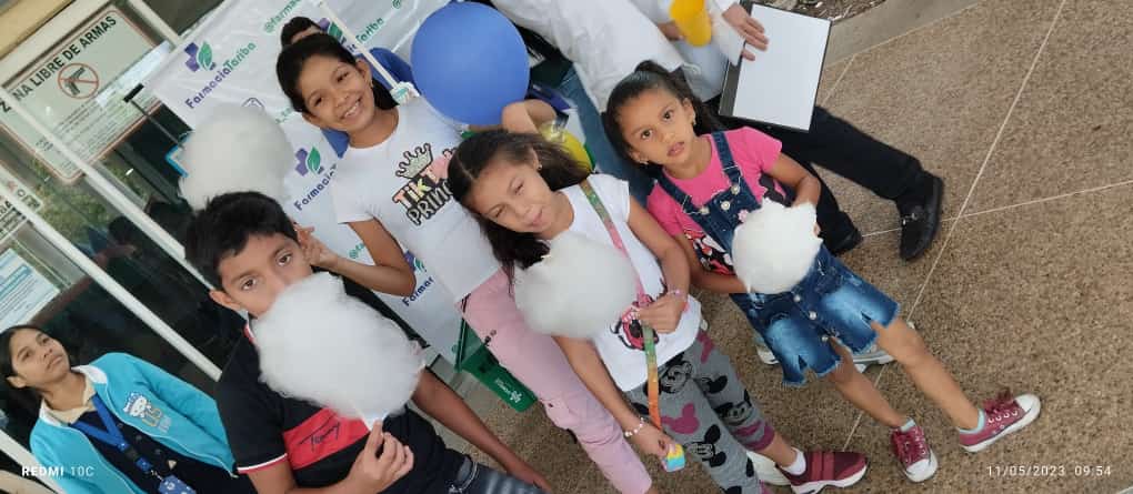 #Barinas En <a href="/IVSSHMIBARINAS/">Hosp Materno Barinas</a> entre cotufas, algodónazucarado, pintacaritas, inflables, risas y juegos celebramos 19 Aniversario. Gracias <a href="/FRNSimonBarinas/">Fundación Regional El Niño Simón Barinas</a>, <a href="/AlcBarinas/">Alcaldia Bolivariana de Barinas</a>