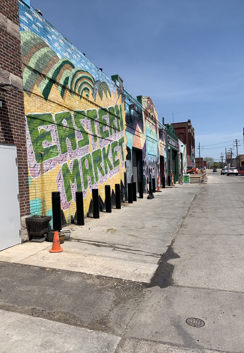 ImJoannaRadio's tweet image. What started as a real estate business meeting ended with a fun tour of #DETROIT with my buddy!!  @terryfosterdet 

#twojames #tommys #easternmarket #realtorlife #wearedobi #thevsgroup #imjoanna