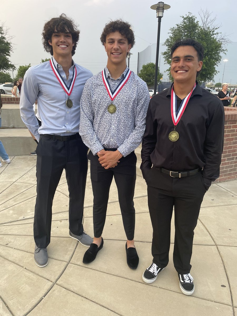 Joey Calvillo (@joeycalvillo) on Twitter photo These young men did such a great job this year competing on the track. They are even better men off the track. Congratulation on your Board of Trustees Award 🥇! <a href="/acecalvillo28/">Ace Calvillo</a> @NoahLugo14 <a href="/ChaseHight88/">Chase Hight</a> These young men did such a great job this year competing on the track. They are even better men off the track. Congratulation on your Board of Trustees Award 🥇! <a href="/acecalvillo28/">Ace Calvillo</a> @NoahLugo14 <a href="/ChaseHight88/">Chase Hight</a>