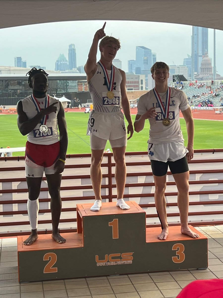 Brett___19's tweet photo. 21.07🥉 School record in the 200 and the 100! Blessed to be able to complete at the highest level. ALL GLORY TO GOD! New Balance Nationals up next! https://t.co/woiKK3SeUt