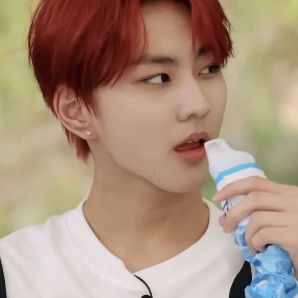 : แล้วพี่จะเลิกคุยกับมันได้ยัง ผมมองนานละ