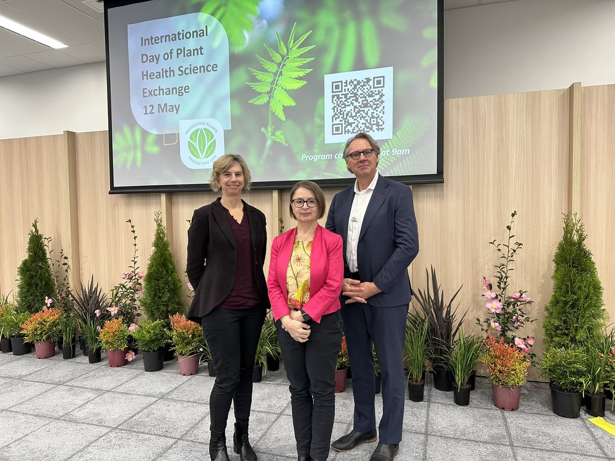 Happy international day of plant health everyone! And thanks @DAFFgov environmental biosecurity colleagues for inviting me to speak about the recovery of threatened plants, and to lean more about plant health initiatives around Australia at this morning’s science exchange.