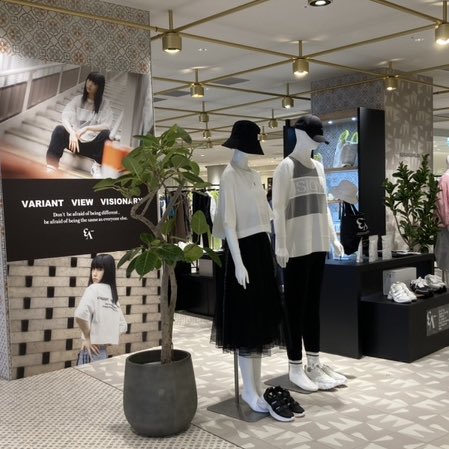 _v3_official's tweet photo. ✅POP-UP STORE 
NEWoMan横浜で開催中のセレクトショップ #snazzyのPOP-UP STOREで_V3の新作コレクションをご覧いただけます。
6月8日までの開催です。どうぞよろしくお願いいたします。
#_v3 #_v3_wear #snazzy #横浜 #ニュウマン横浜 https://t.co/5stSdkZmla