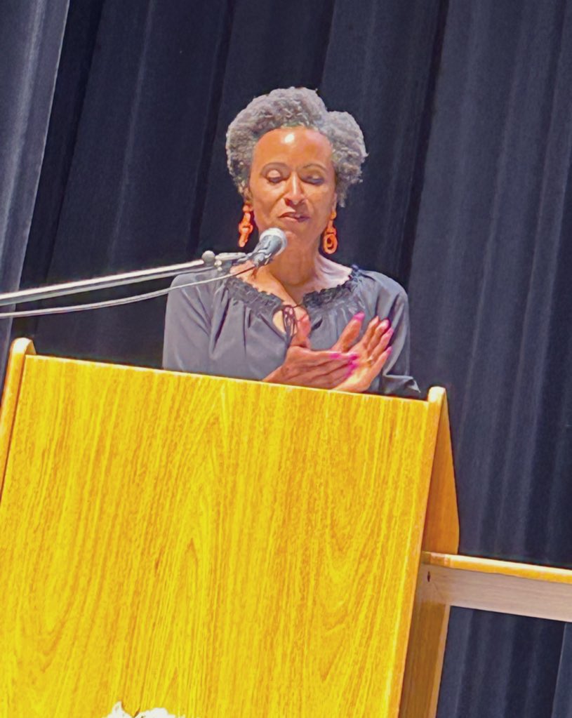 EliazarPosada's tweet photo. Thank you @chccs for inviting me to this year's #RecognitionReception!
I enjoyed getting to meet and hang out with my friends @ranidasi & @AllenBuansi.
I even got to meet the 2023 North Carolina Teacher of the Year Mrs Kimberly Jones! Congratulations to everyone recognized today! https://t.co/eFuYtMjTOw
