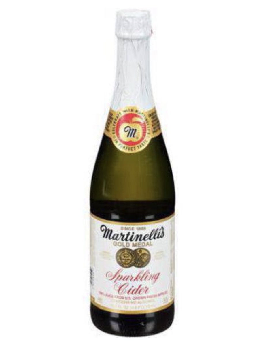 thoughtfloss's tweet photo. #CelebrationsCallFor Martinelli's! Fancy apple juice in a fancy glass tells you something really special is going on! https://t.co/zEr4gwZT4s