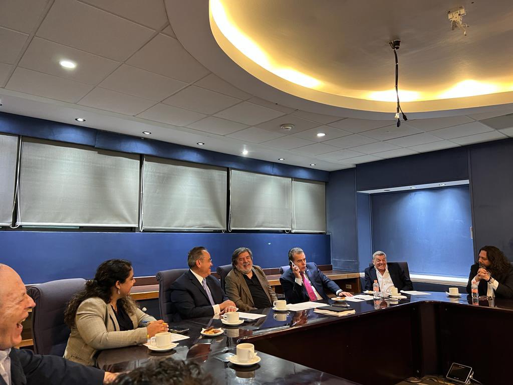 Reunidos con el Subsecretrio de Transporte Arq. Jiménez Pons el Presidente del CCE  Lic. Francisco Cervantes, la Directora General de la #DGAF Lic. Nohemi Muñoz y el equipo para crear Paradores Seguros. Gran proyecto para el país <a href="/canacarmexico/">CANACAR</a>