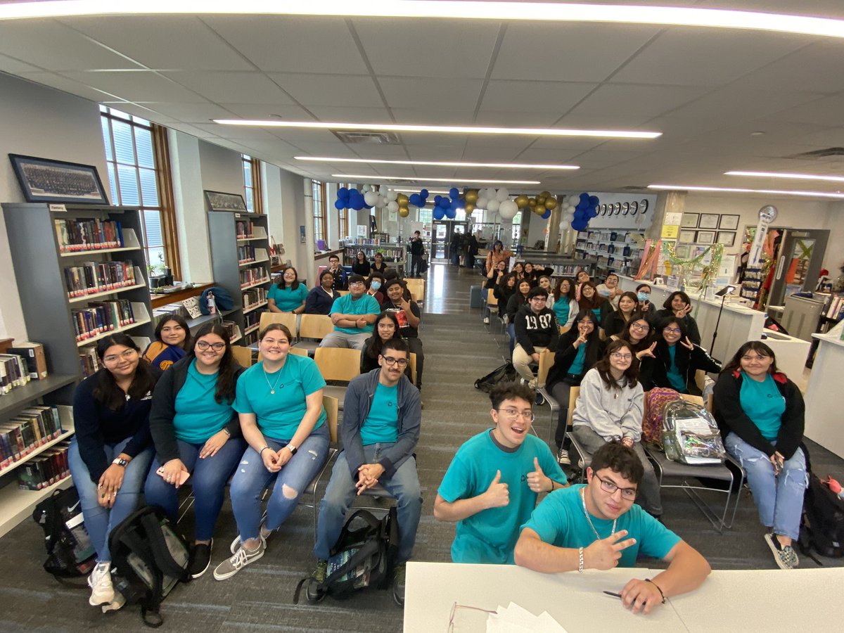 Milby HS Library ♥️📚📖 📝🌱🌎🌳✌️🦋♻️🐱🐶 tweet media