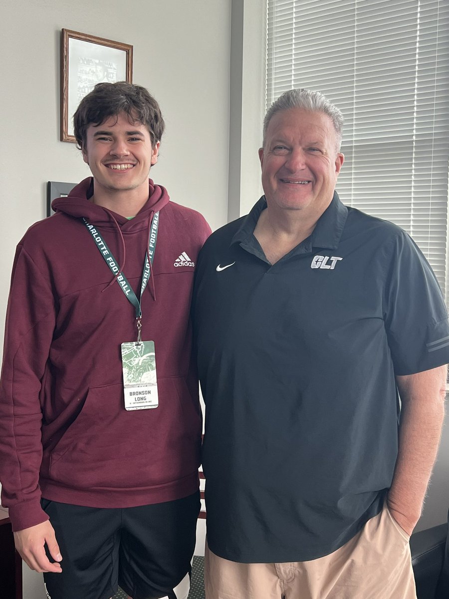 blong014's tweet photo. After a great visit, I’m blessed to say that I’ve committed to @CharlotteFTBL ! Thank you Coach Poggi, Froelich, and Contratto for the opportunity! https://t.co/j1dJRpfDC1