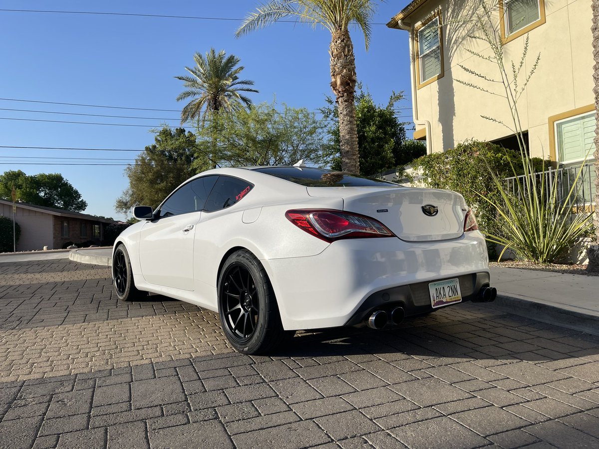 ChiefinIt's tweet photo. gen coupe got some new shoes 😄 https://t.co/aeGf848E0j