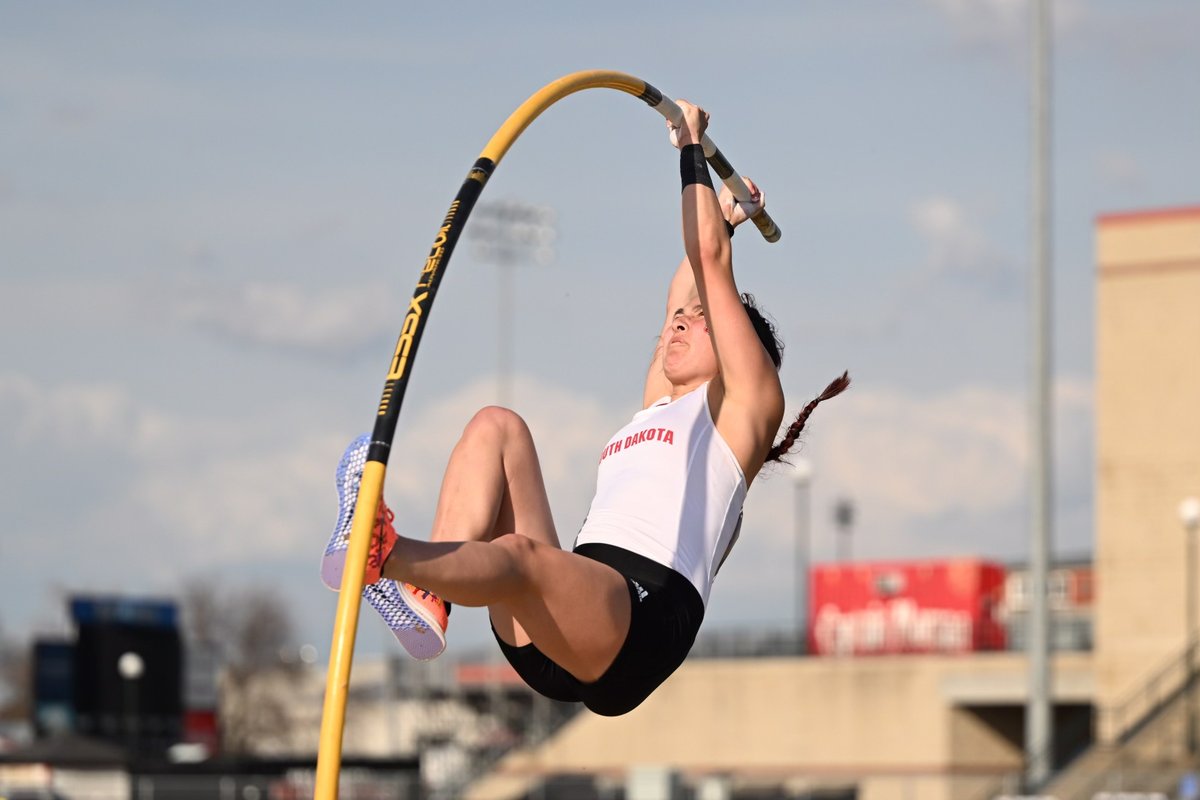 SDCoyotesXCTF's tweet photo. A meet record, two gold medals and quite a few points for the Yotes to kick off day one at the Summit League Championships in Fargo.

📰: https://t.co/xRENSd7TQi

#GoYotes x #WeAreSouthDakota 🐾 https://t.co/UV4Loh2myr