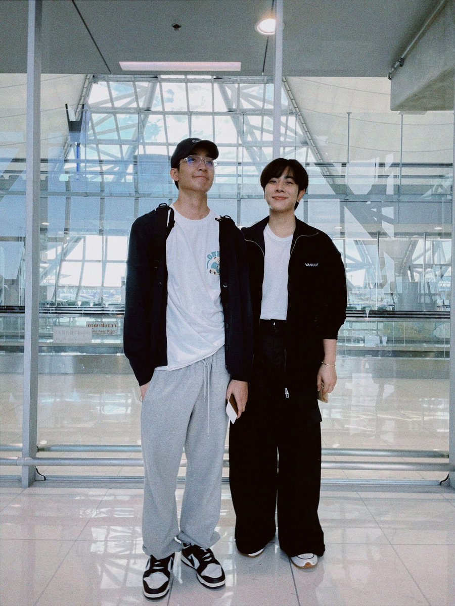 พวกเราพร้อมไปแจกความสดใสที่ไทเปแล้วครับ เจอกันน้าา 😘

#EarthMixReadyforTaipei 
#GMMTV