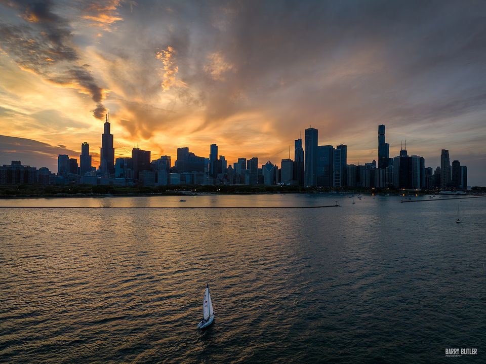 Cinematic Sunset.  Thursday's ending over Lake Michigan.  #chicago #weather #news #ilwx