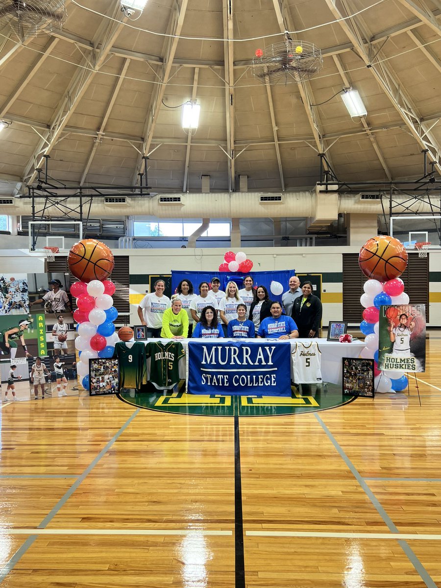 Holmes Huskies Softball 🥎 tweet media