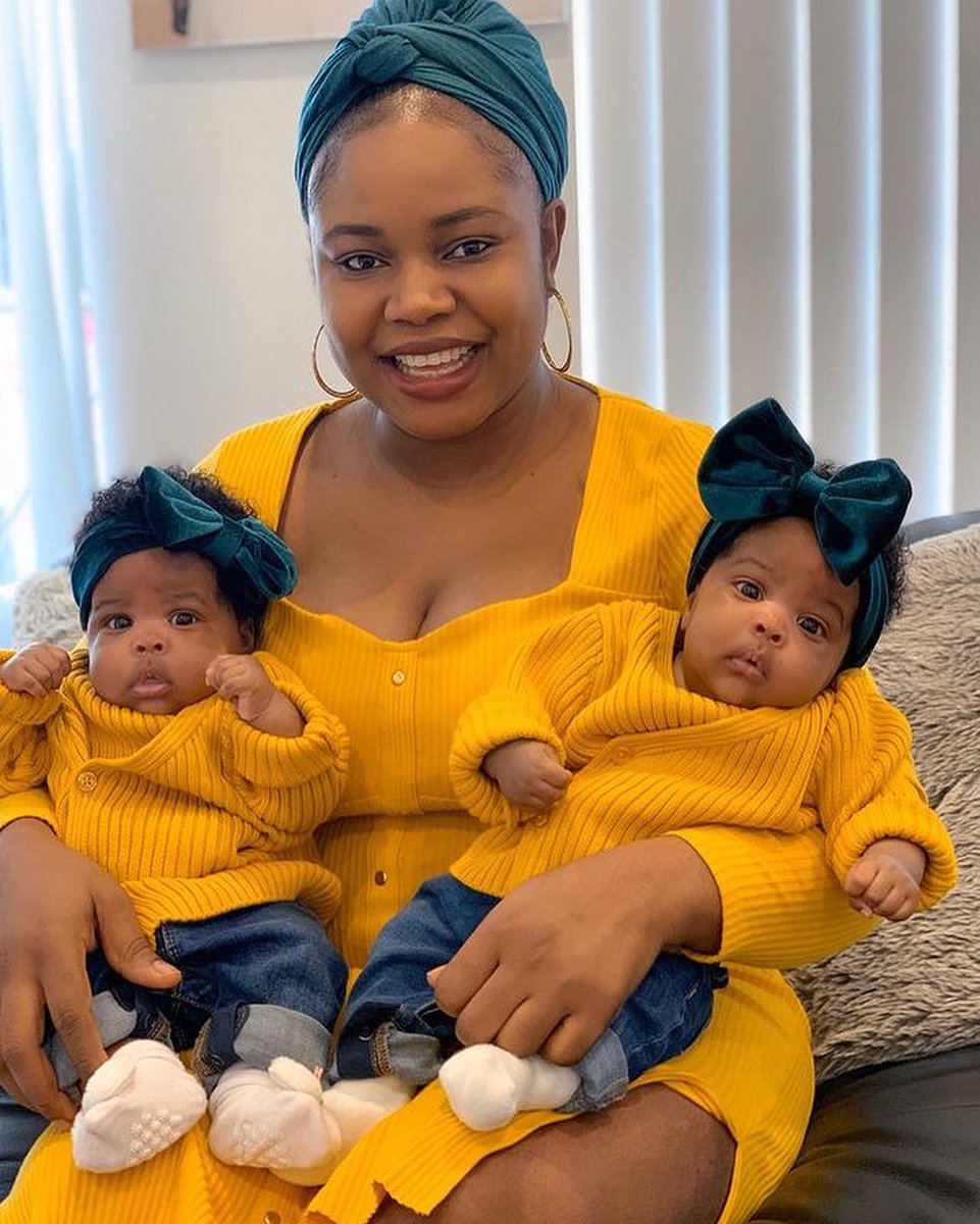 Matchy Matchy 😍💛 @ mimi_okwu and her adorable twin baby girls look so cute in these matching outfits 🔥 Would you and your mini me’s rock this? 🙋🏾‍♀️✨ Visit blackmomsmatch.com for more #blackmomsmatch #mommyandmefashion #twinpregnancy #twingirls #momstyleinspo