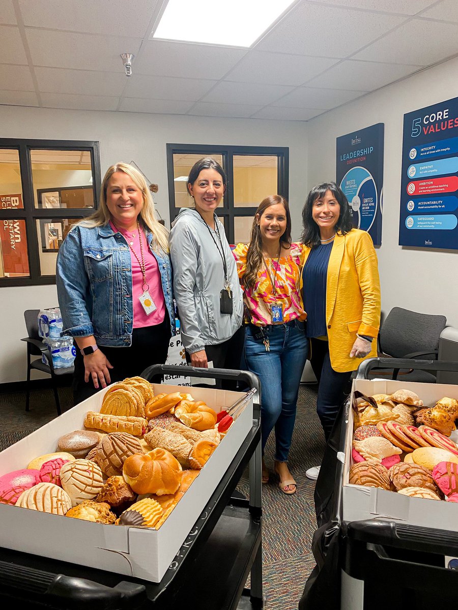 Jesskuo2010's tweet photo. Day 4 Teacher Appreciation Week! Starbucks coffee and Sweet bread from Panadería El Sol! @BrownElementary #myirvingisd #thepowerofus https://t.co/6MJTUAAGQ5