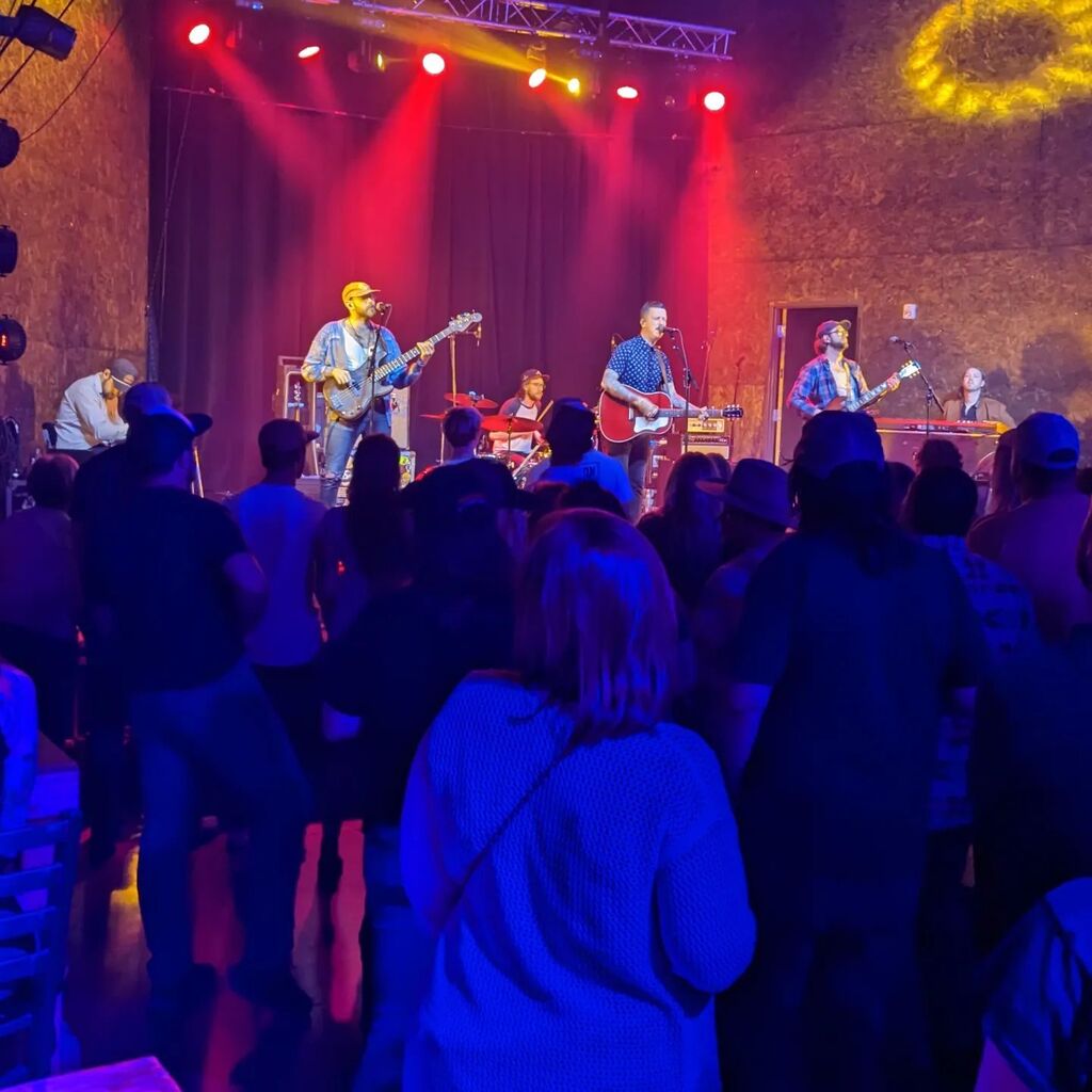 traffas's tweet image. Thanks for coming to Wichita, @americanaquarium instagr.am/p/CsIDE8AOJpc/