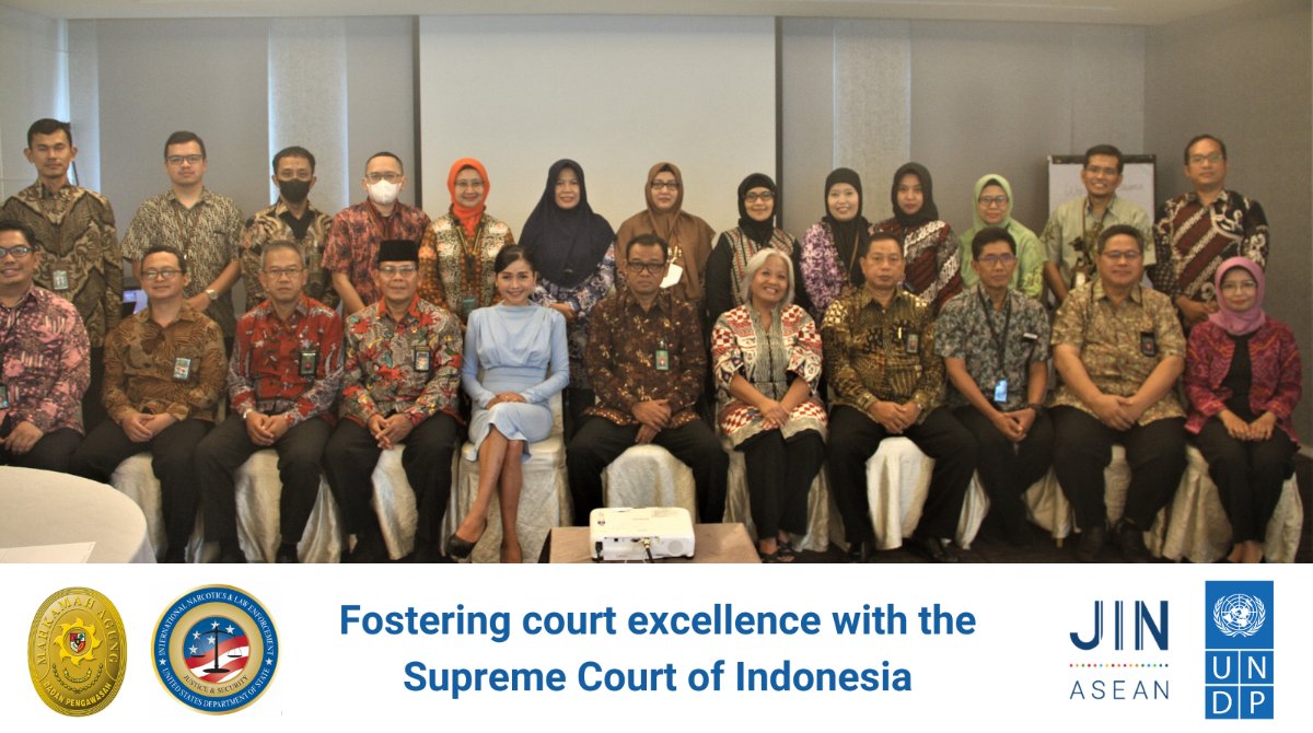 UNDPJINASEAN's tweet image. A 3-day workshop w/ judges in #Indonesia 🇮🇩launched #SIWAS 4.0, the upgraded monitoring system at the Supreme Court.

The complaint-handling system strengthens digital governance w/ a gender-responsive, disability-inclusive approach

🔗 bit.ly/42QmCae

#judicialintegrity