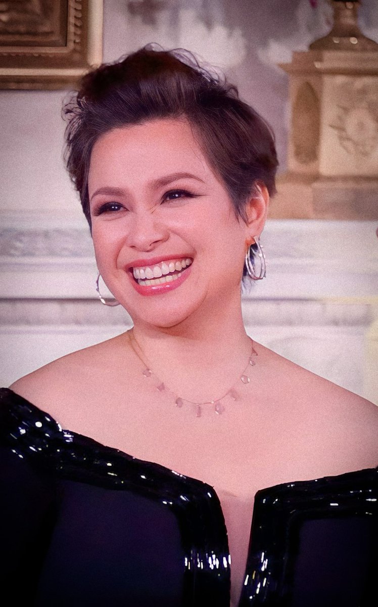 LeaSalongaMemes's tweet photo. Perfect smile doesn't exi—she made it exist. https://t.co/84BhbJQkYv
